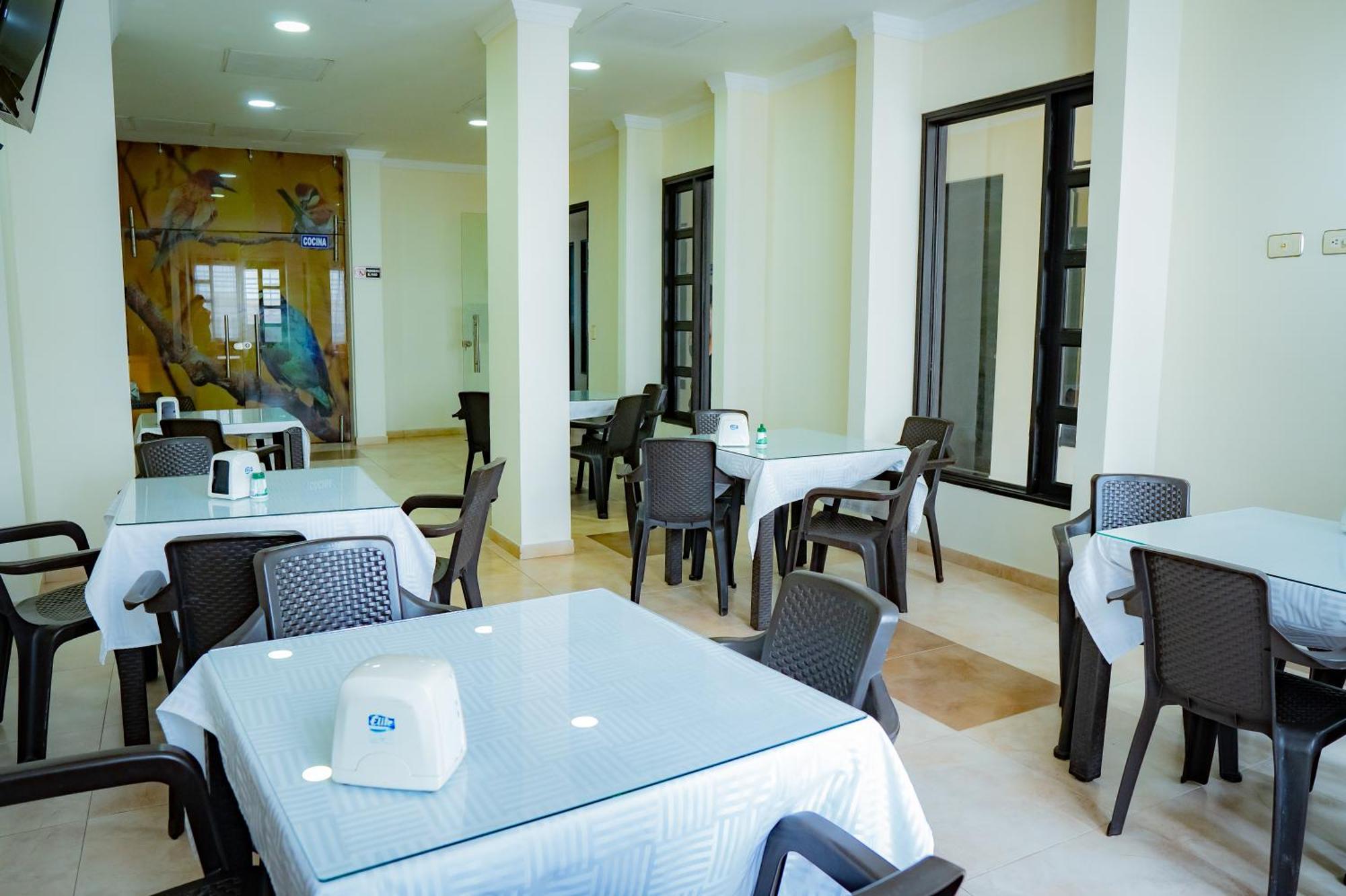 Kalina Hotel Girardot Kültér fotó