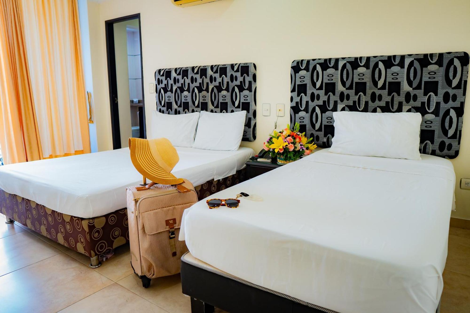 Kalina Hotel Girardot Kültér fotó