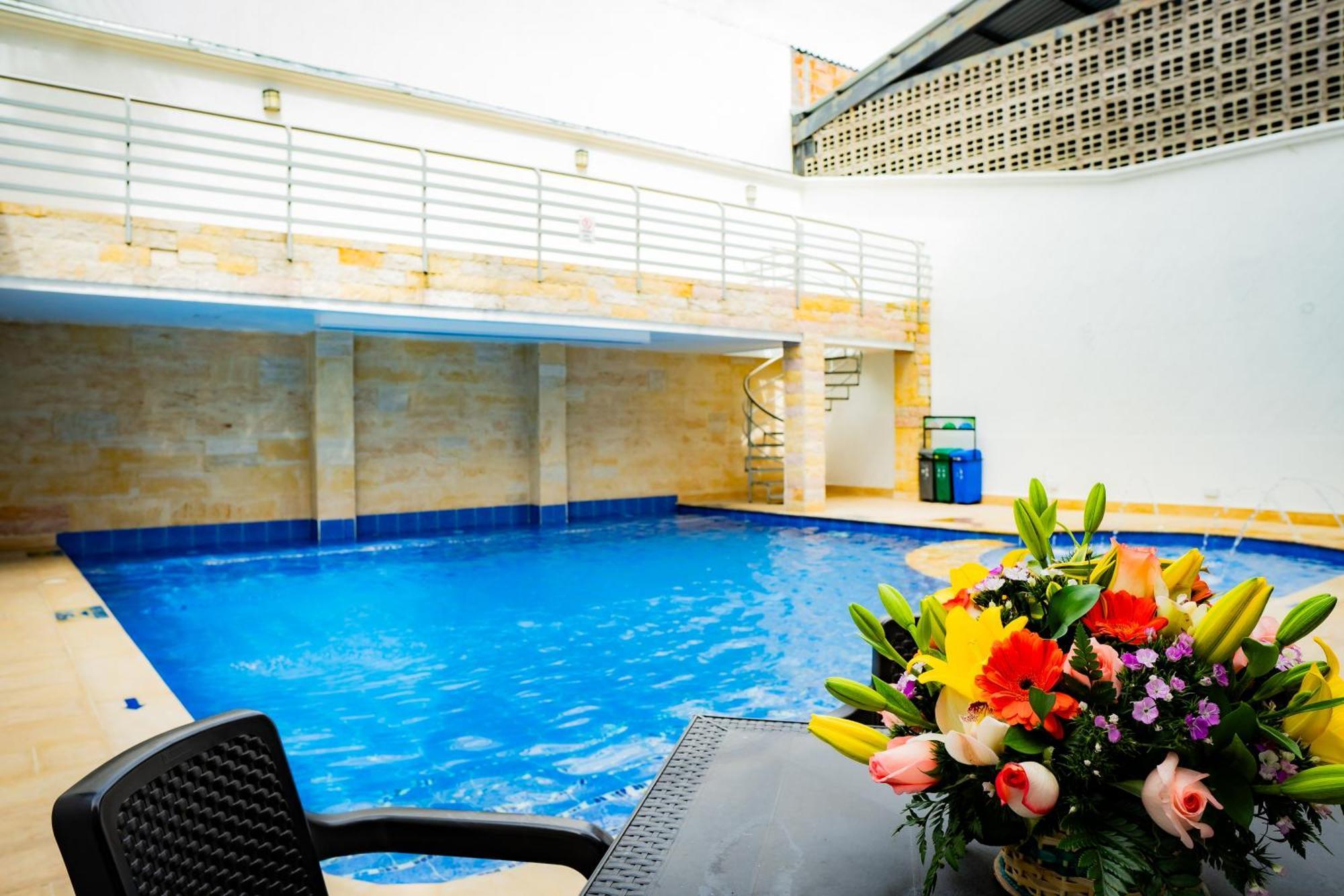 Kalina Hotel Girardot Kültér fotó