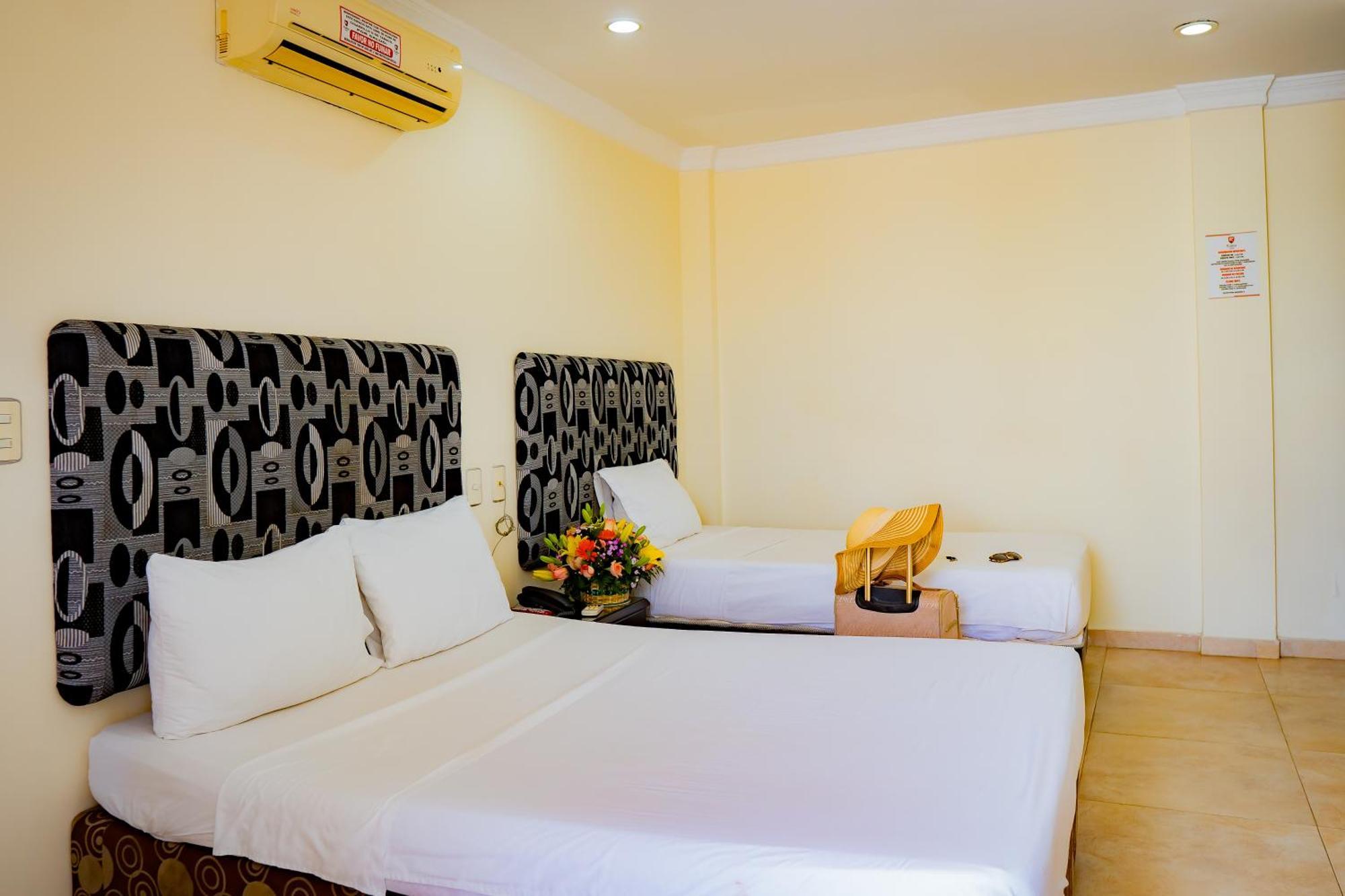 Kalina Hotel Girardot Kültér fotó