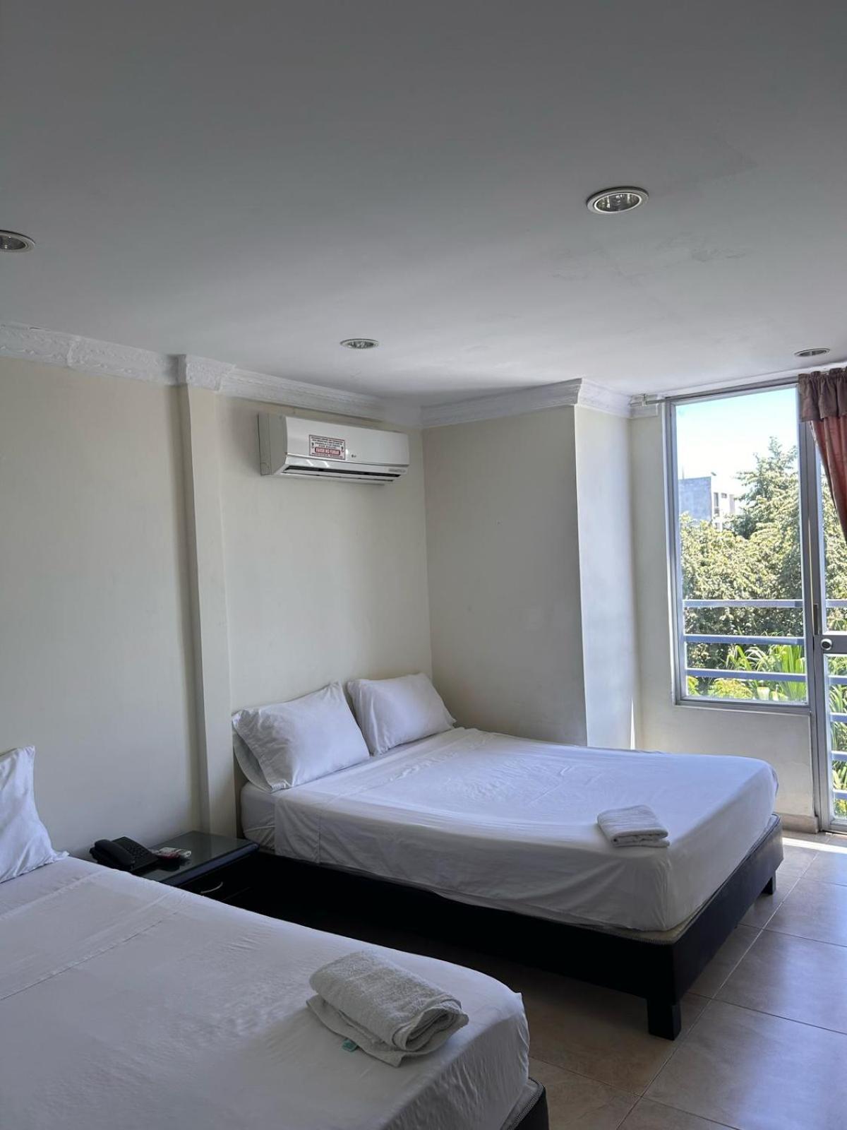 Kalina Hotel Girardot Kültér fotó