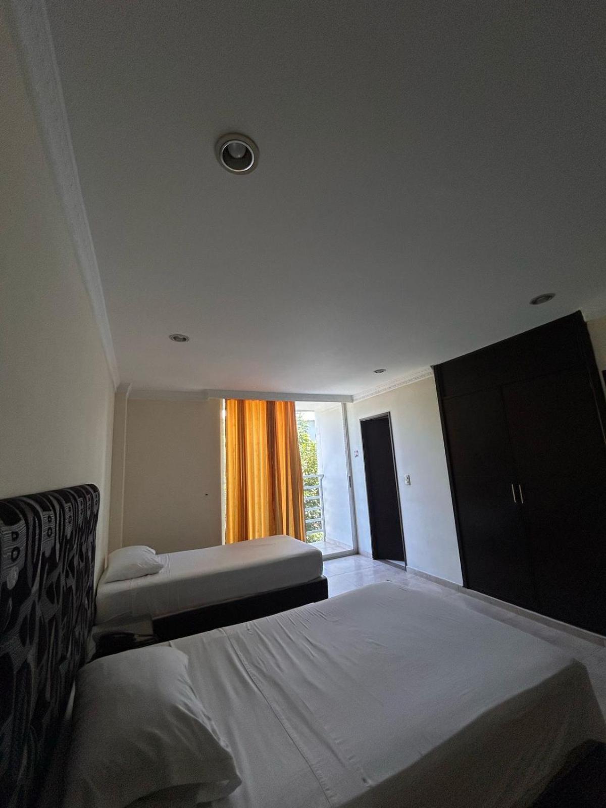 Kalina Hotel Girardot Kültér fotó